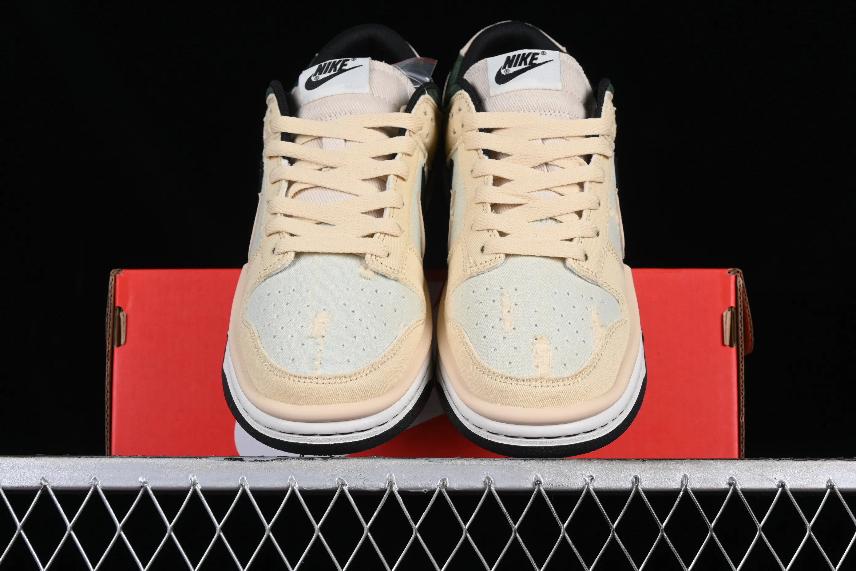 All categories Nk SB Dunk Series Nk SB Dunk Low low-top sneakers Otomo Katsuhiro x Nk SB Dunk Low washed denim canvas double hook Otomo Katsuhiro low-top casual sports skateboard shoes DZ2794-466